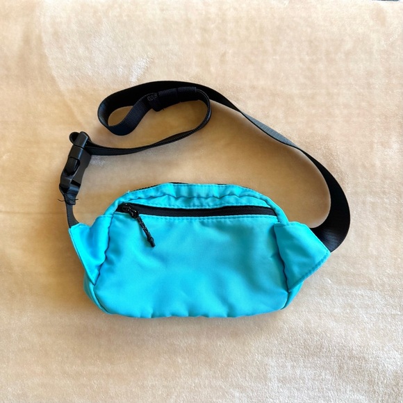 Vintage Nylon Sky Blue Crossbody Bag - Picture 2 of 4